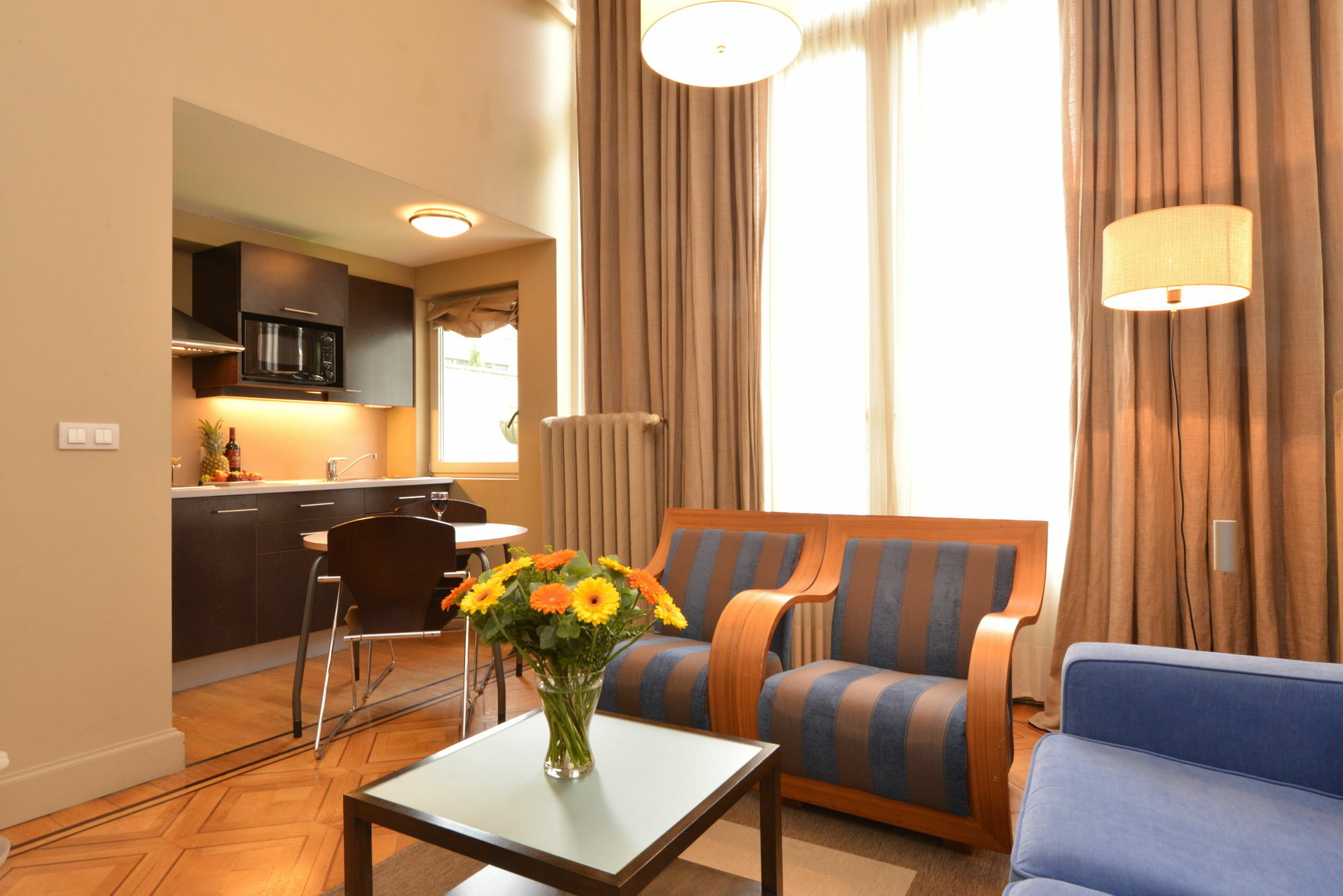 Mas Aparthotel Eu Brusel Exteriér fotografie
